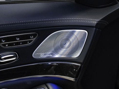 Used 2017 Mercedes-Benz S 550 Sedan image 36