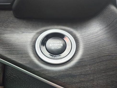 Certified 2025 Jeep Grand Cherokee L Limited w/ Black Appearance Package image 17