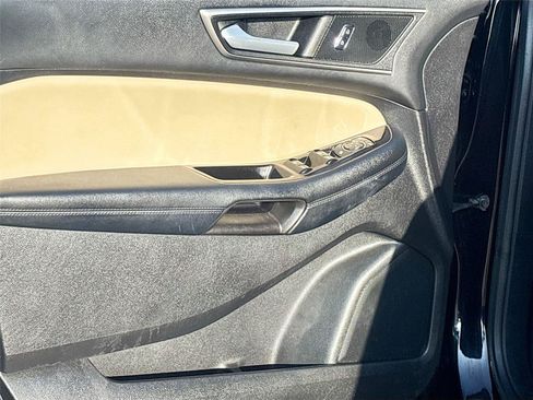 Used 2016 Ford Edge SEL w/ Equipment Group 201A FWD image 18