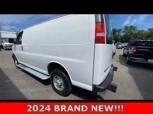 Used 2024 Chevrolet Express 2500 w/ Driver Convenience Package RWD image 7