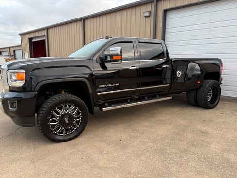 Used 2015 GMC Sierra 3500 Denali w/ Duramax Plus Package image 5