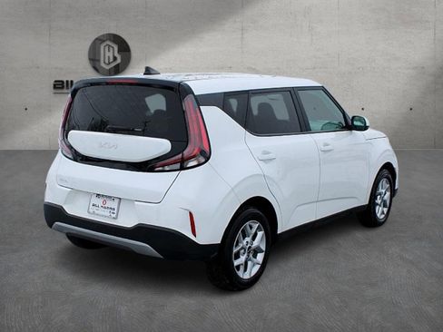 Used 2023 Kia Soul LX w/ LX Technology Package image 6