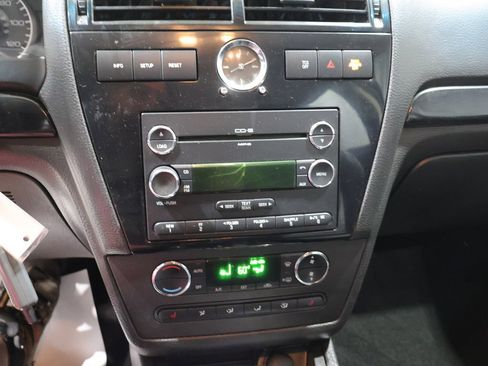 Used 2009 Ford Fusion SEL FWD image 11