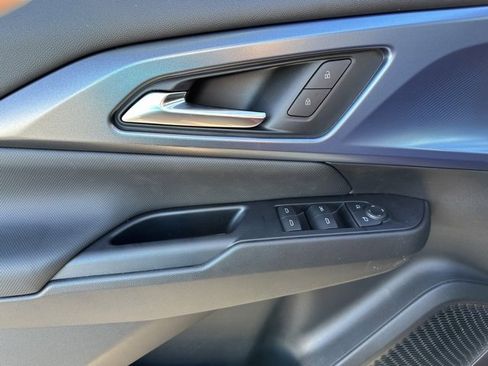 New 2026 Chevrolet Equinox EV LT image 3