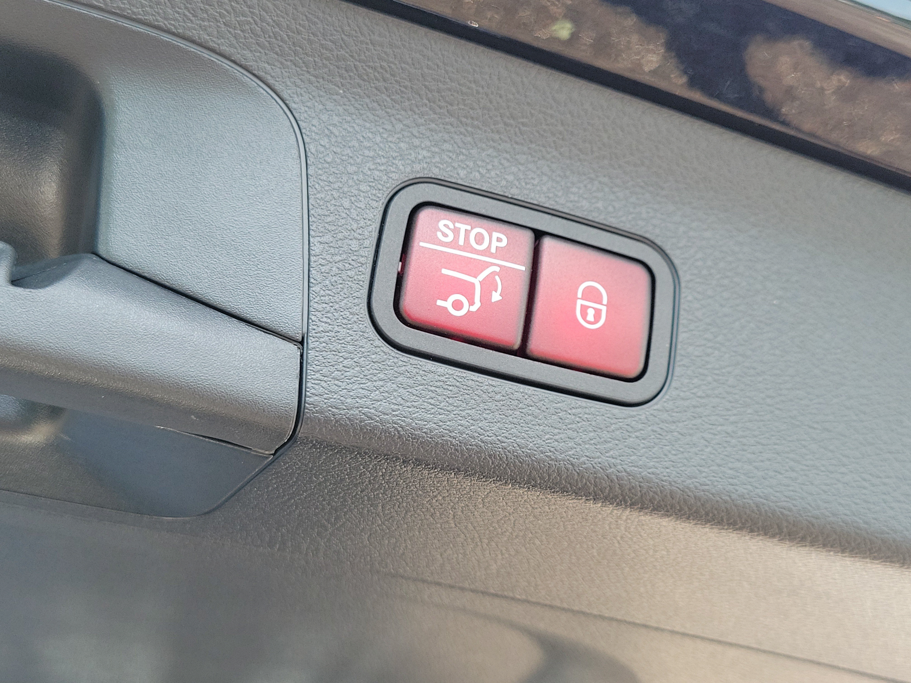 Certified 2024 Mercedes-Benz GLS 450 4MATIC image 6