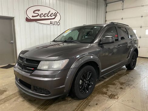 Used 2020 Dodge Journey SE w/ SE Popular Equipment Group image 1