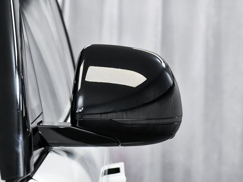 Used 2025 Land Rover Range Rover SE image 86