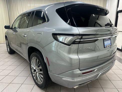 Certified 2025 Buick Enclave Avenir image 9