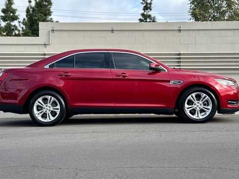 Used 2015 Ford Taurus SEL FWD image 6