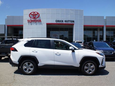 Used 2025 Toyota RAV4 XLE w/ Convenience Package FWD image 1