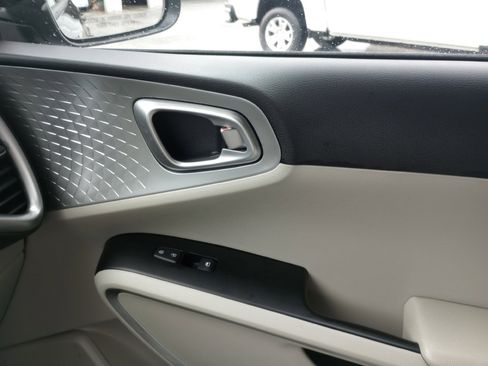 Used 2021 Kia Soul LX FWD image 35