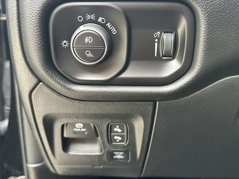 Used 2025 RAM 1500 Big Horn AWD/4WD image 25