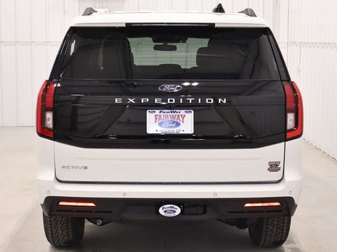 New 2026 Ford Expedition Active image 8