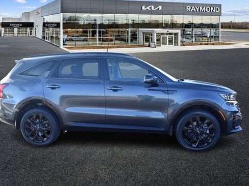 Used 2023 Kia Sorento SX image 2
