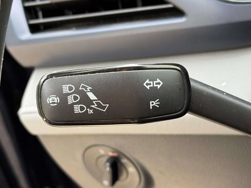 Used 2024 Volkswagen Taos SE FWD image 25