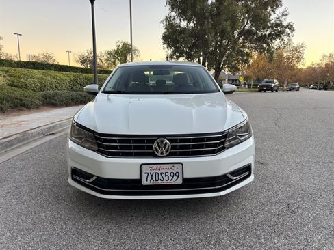 Used 2017 Volkswagen Passat 1.8T S image 9