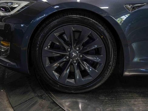 Used 2019 Tesla Model S 100D AWD/4WD image 9