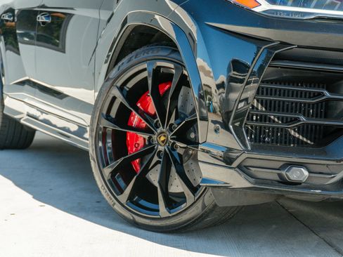 Used 2020 Lamborghini Urus image 31