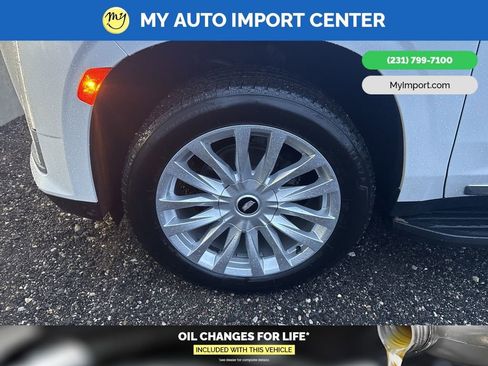 Used 2022 Cadillac Escalade ESV Luxury image 10