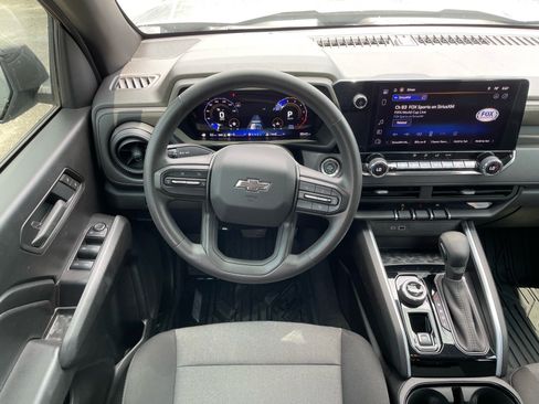 Used 2025 Chevrolet Colorado Trail Boss AWD/4WD image 4