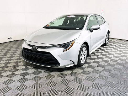 Certified 2025 Toyota Corolla LE FWD image 7