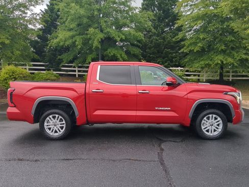 Used 2024 Toyota Tundra Limited AWD/4WD image 3