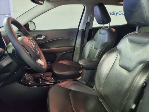 Used 2019 Jeep Compass Limited AWD/4WD image 5