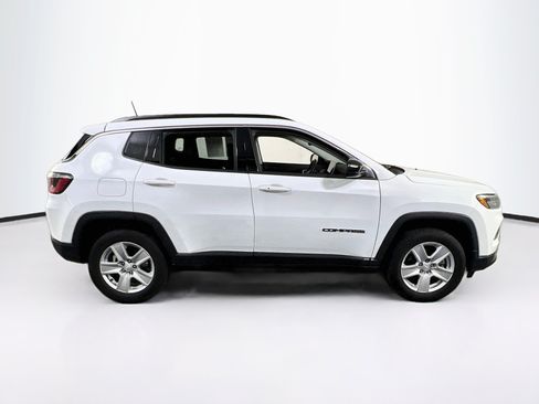Used 2022 Jeep Compass Latitude w/ Convenience Group AWD/4WD image 4