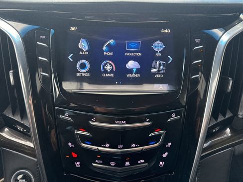 Used 2017 Cadillac Escalade ESV Platinum image 26