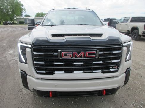 New 2026 GMC Sierra 2500 AT4 w/ AT4 Premium Plus Package AWD/4WD image 11