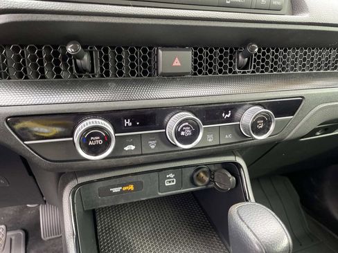 Used 2023 Honda CR-V LX image 18