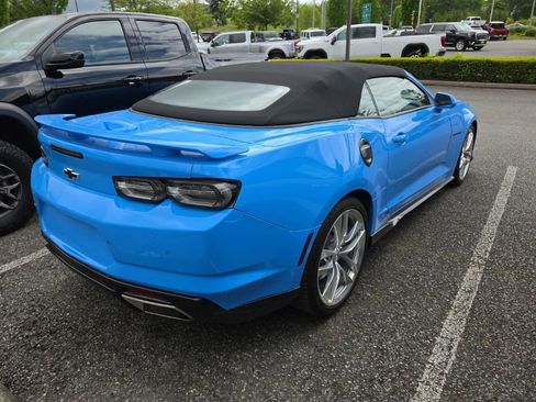 Used 2022 Chevrolet Camaro SS w/ Design Package 3 RWD image 4