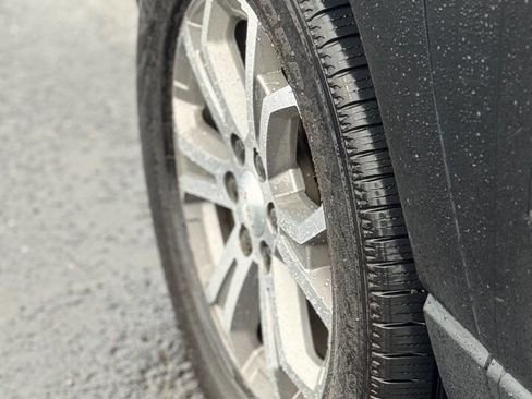 Used 2016 GMC Acadia SLT image 21