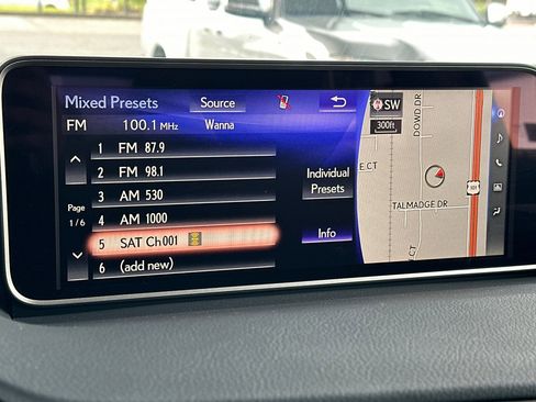 Used 2018 Lexus RX 450h AWD image 18