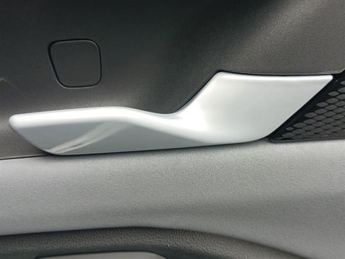 New 2025 Volkswagen Tiguan SE R-Line image 36