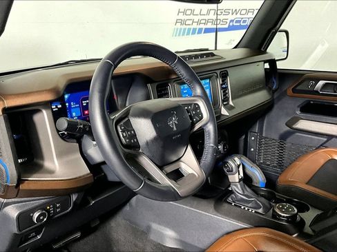 Certified 2022 Ford Bronco Outer Banks w/ Sasquatch Package AWD/4WD image 10