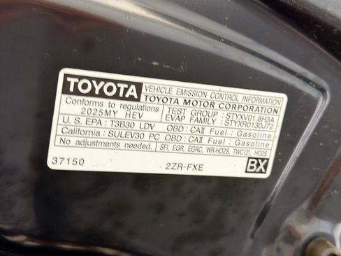 Used 2025 Toyota Corolla SE FWD image 17