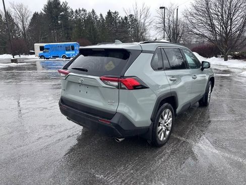 Used 2020 Toyota RAV4 XLE Premium image 3