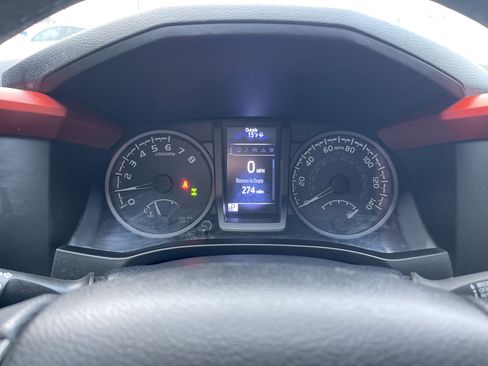 Used 2019 Toyota Tacoma TRD Sport image 15