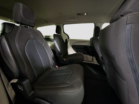 Used 2023 Chrysler Voyager LX FWD image 27