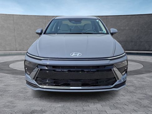 New 2026 Hyundai Sonata SE FWD image 2