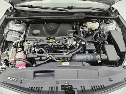 Used 2021 Toyota Camry SE FWD image 16