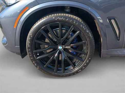 Used 2022 BMW X5 xDrive40i w/ M Sport Package AWD/4WD image 26