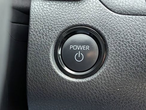 Used 2025 Toyota Camry SE FWD image 19