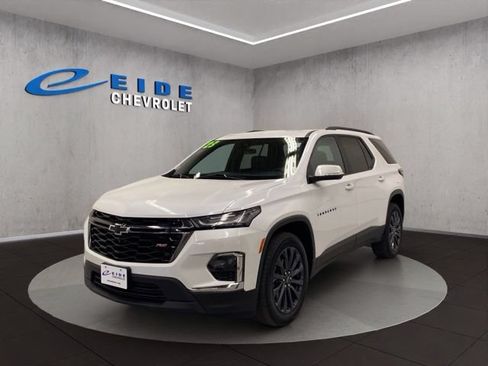 Used 2023 Chevrolet Traverse RS FWD image 10