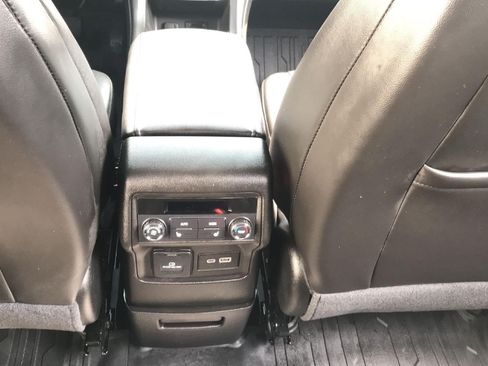 Certified 2023 GMC Acadia SLT w/ Elevation Edition AWD/4WD image 30