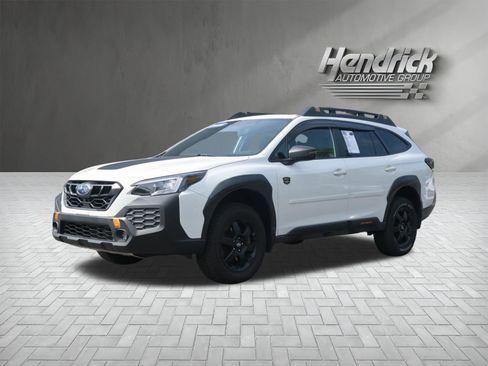 Used 2025 Subaru Outback Wilderness AWD/4WD image 5