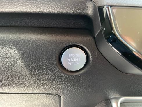 New 2026 Kia Carnival EX FWD image 23