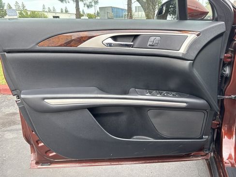 Used 2015 Lincoln MKZ FWD image 28