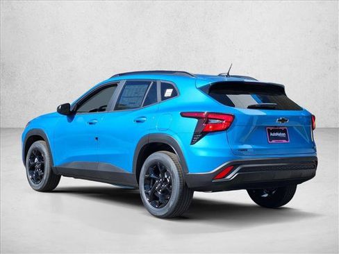 New 2026 Chevrolet Trax LT w/ Sunroof Package FWD image 9